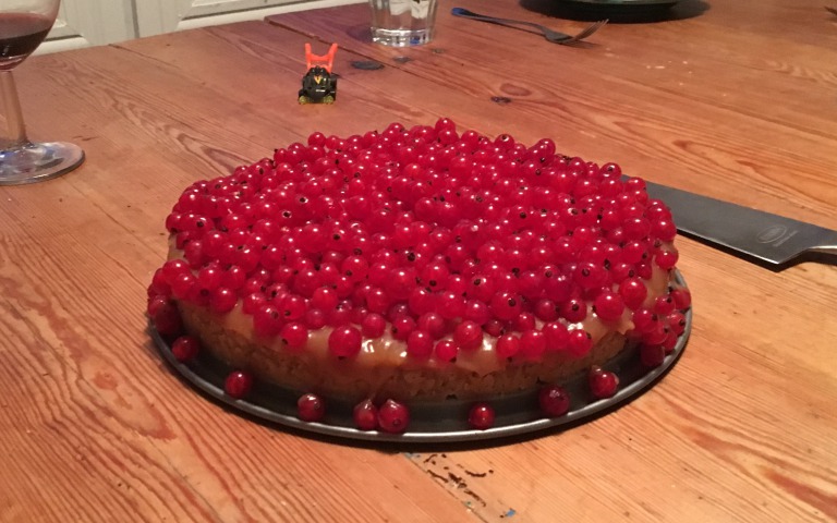 red currant cake